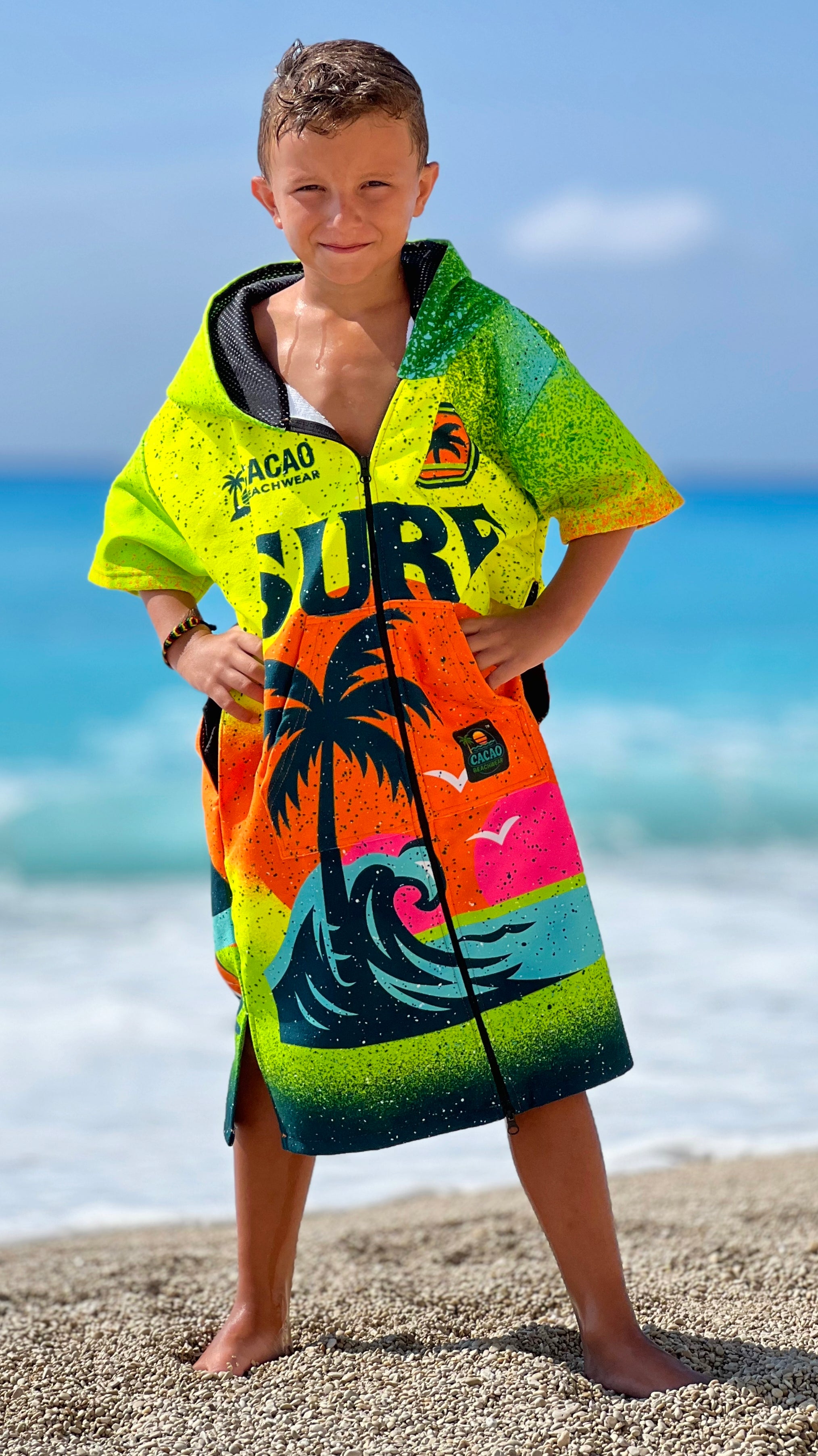 Παιδική πετσέτα θαλάσσης Surf Vibe με κουκούλα, φερμουάρ και τσέπες – CACAO Beachwear™