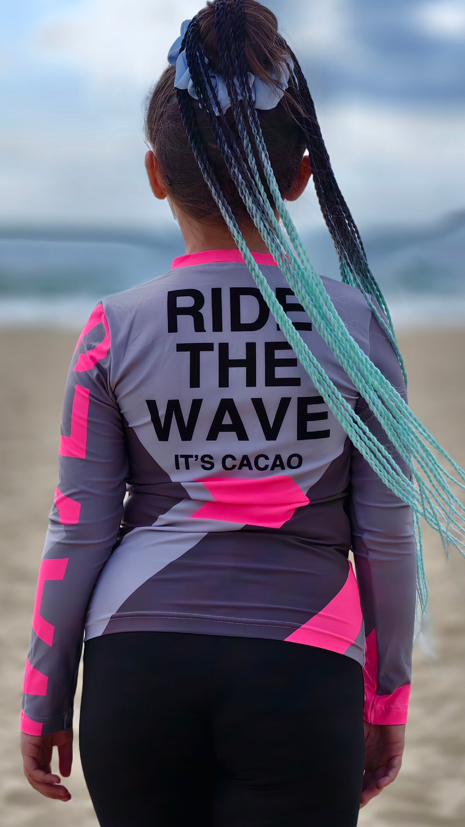 Παιδικό rashguard CACAO Beachwear™️ με ροζ προστασία από την υπεριώδη ακτινοβολία Solar Vibes