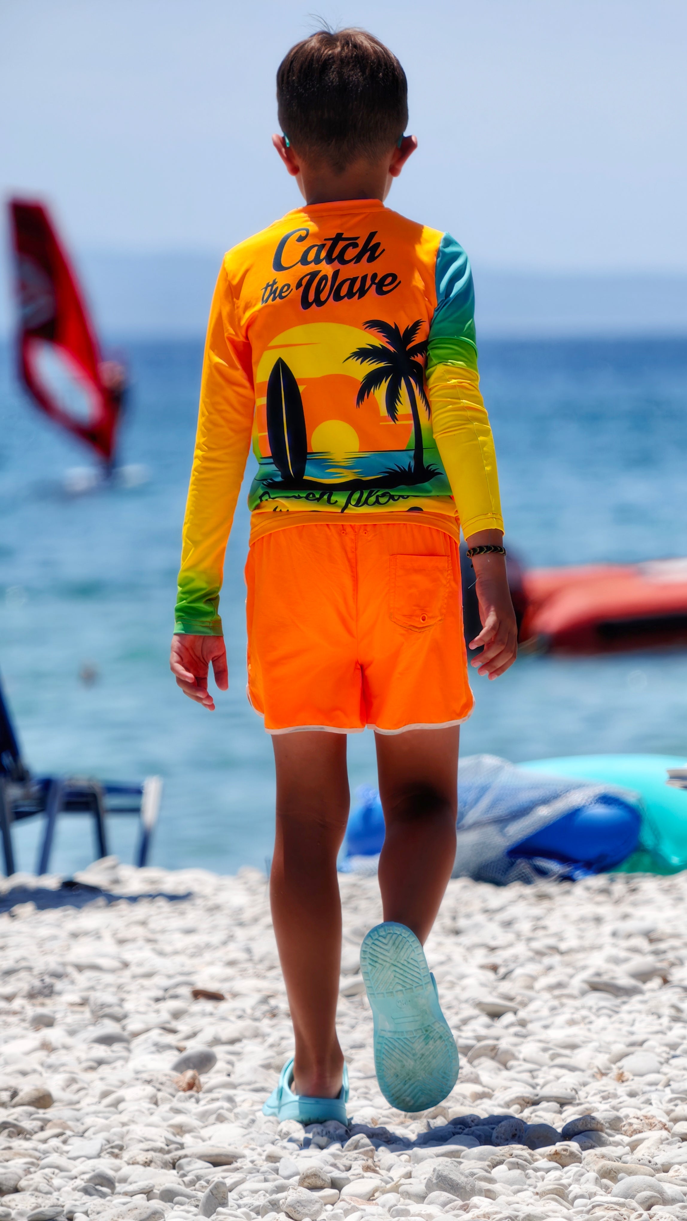 Παιδικό rashguard Sunset Sense – CACAO Beachwear™ με προστασία UV
