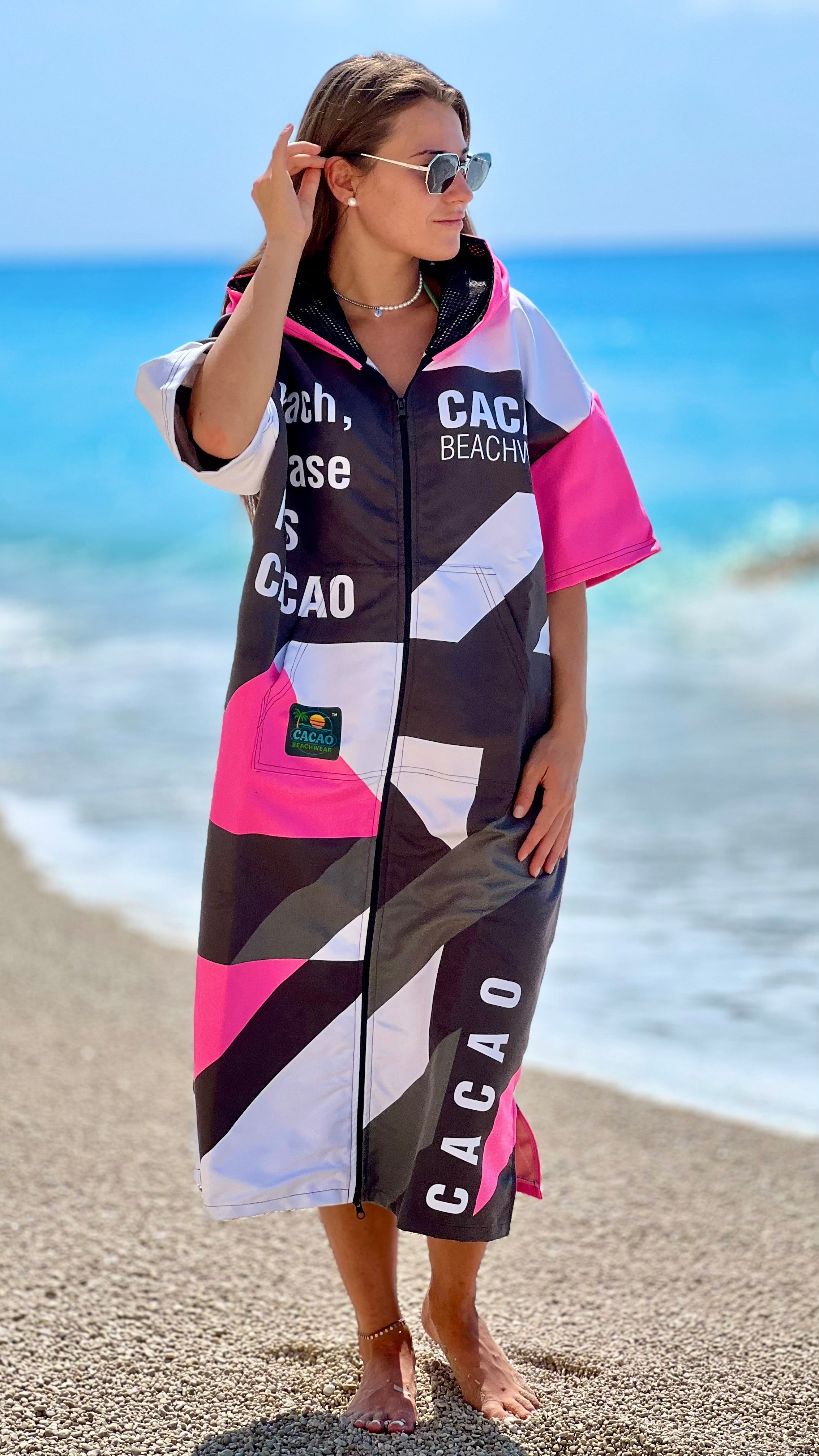 Γυναικεία πόντσο θαλάσσης Solar Vibes Pink NanoDry Ultra™ πετσέτα με κουκούλα, φερμουάρ και τσέπες – CACAO Beachwear™